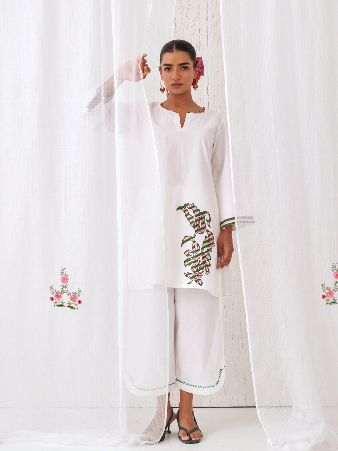 White Short Kurta With Embroidery Paired With Matching Pants With Curved Hemline