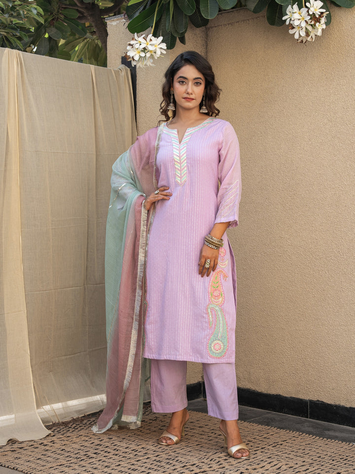 Lilac Embroidered Kurta Paired With Matching Pants & Dupatta
