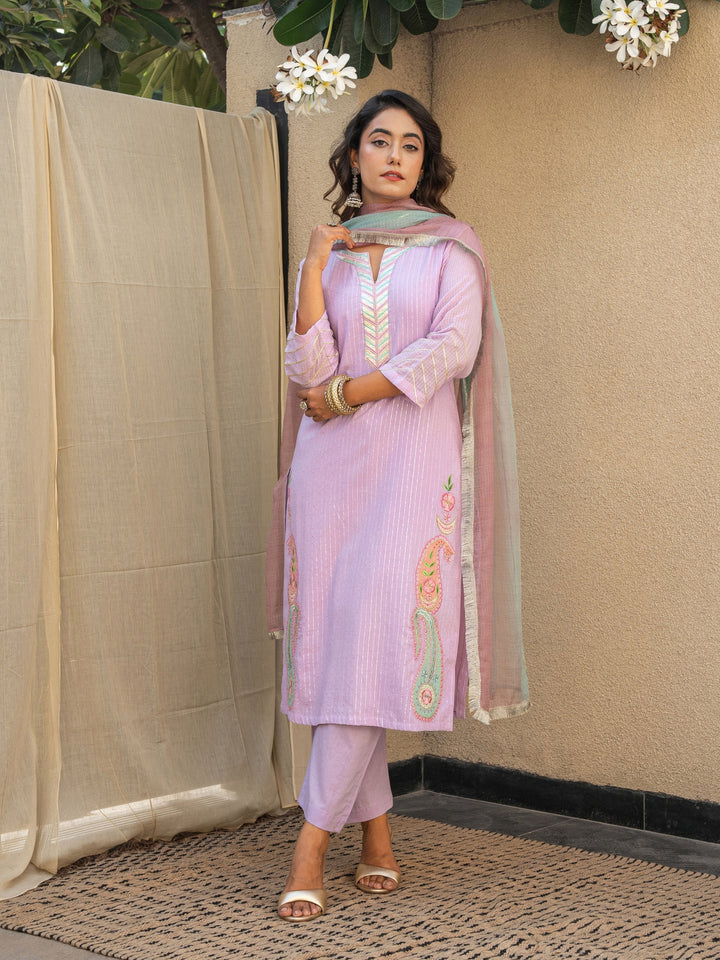 Lilac Embroidered Kurta Paired With Matching Pants & Dupatta