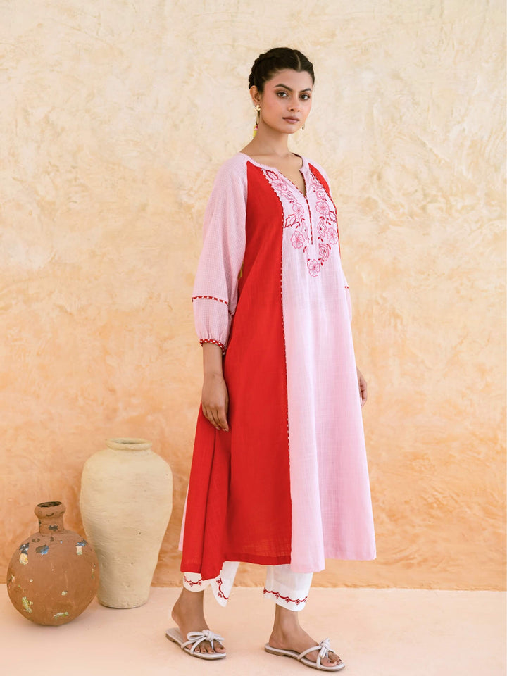 Blush Pink Cotton Kurta Set for Women with Contrast Red Panel Detailing & Floral Embroidered Yoke – A-Line Kurta Set