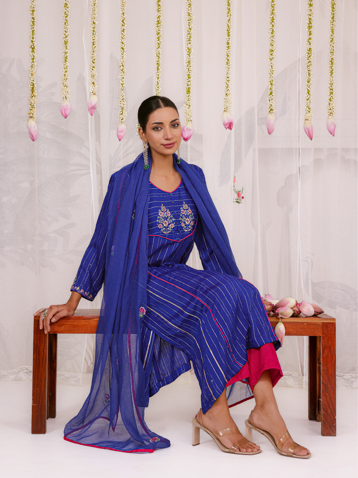 Blue  Kurta Set With Embroidred Yoke